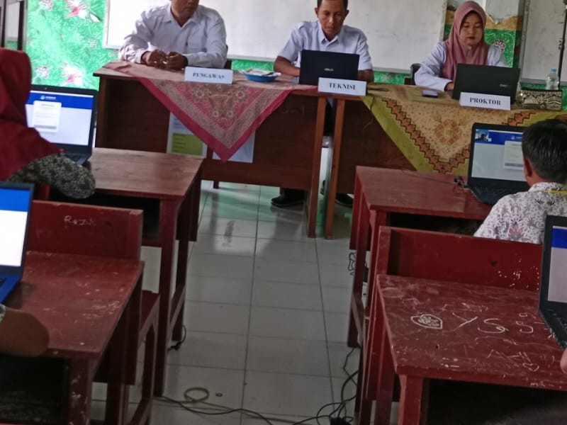 PELAKSANAAN TES KEMAMPUAN AKADEMIK (TKA) HARI PERTAMA DI SDN 4 GUNUNG MALANG.